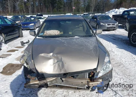 2004 Honda Accord 2.4 Ex из США, поврежденный, VIN 1HGCM566X4A077681